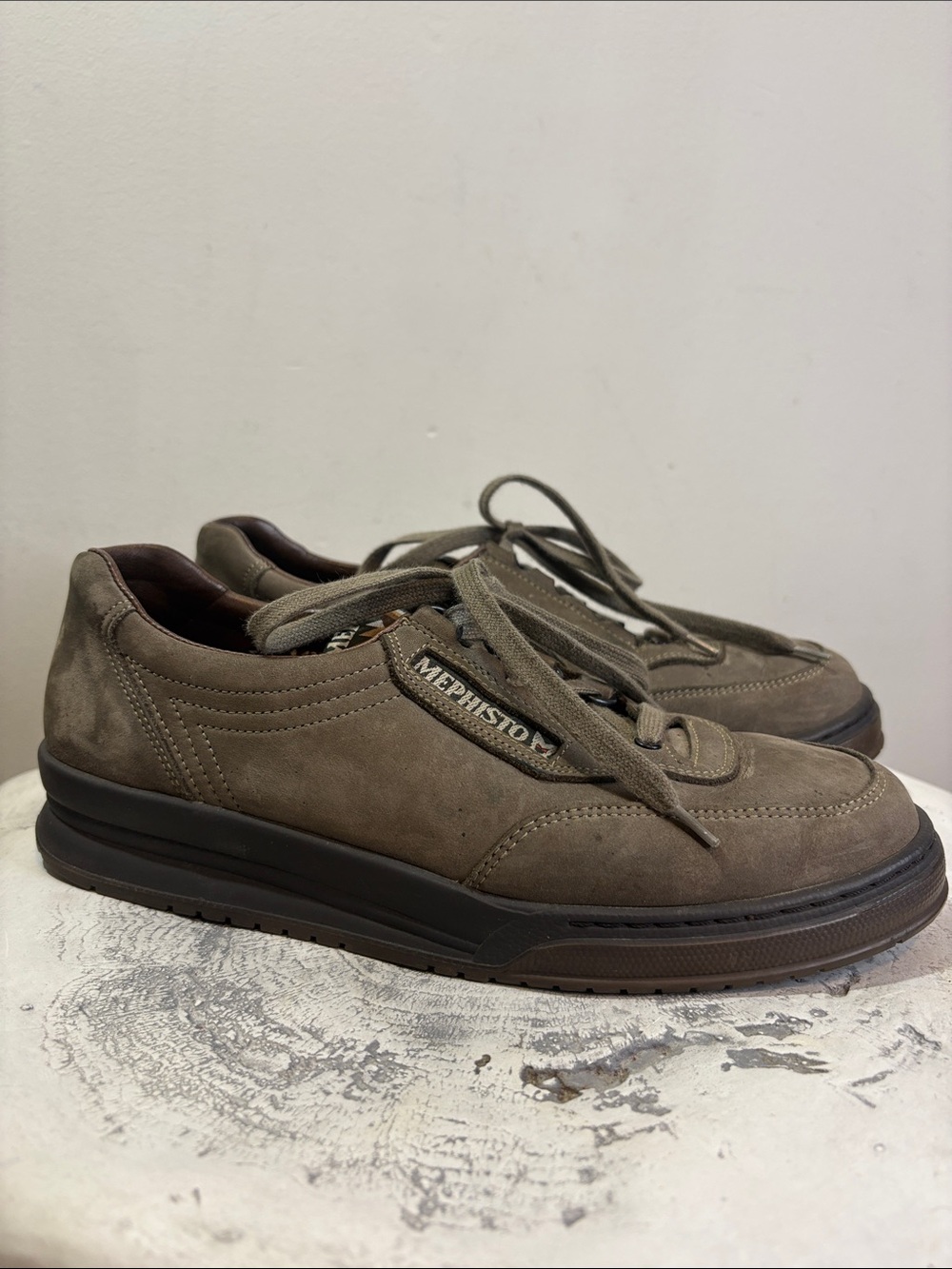Mephisto Match Runoff Olive Taupe Grey Suede Lace Up Leather Lug Sole Sneakers 8